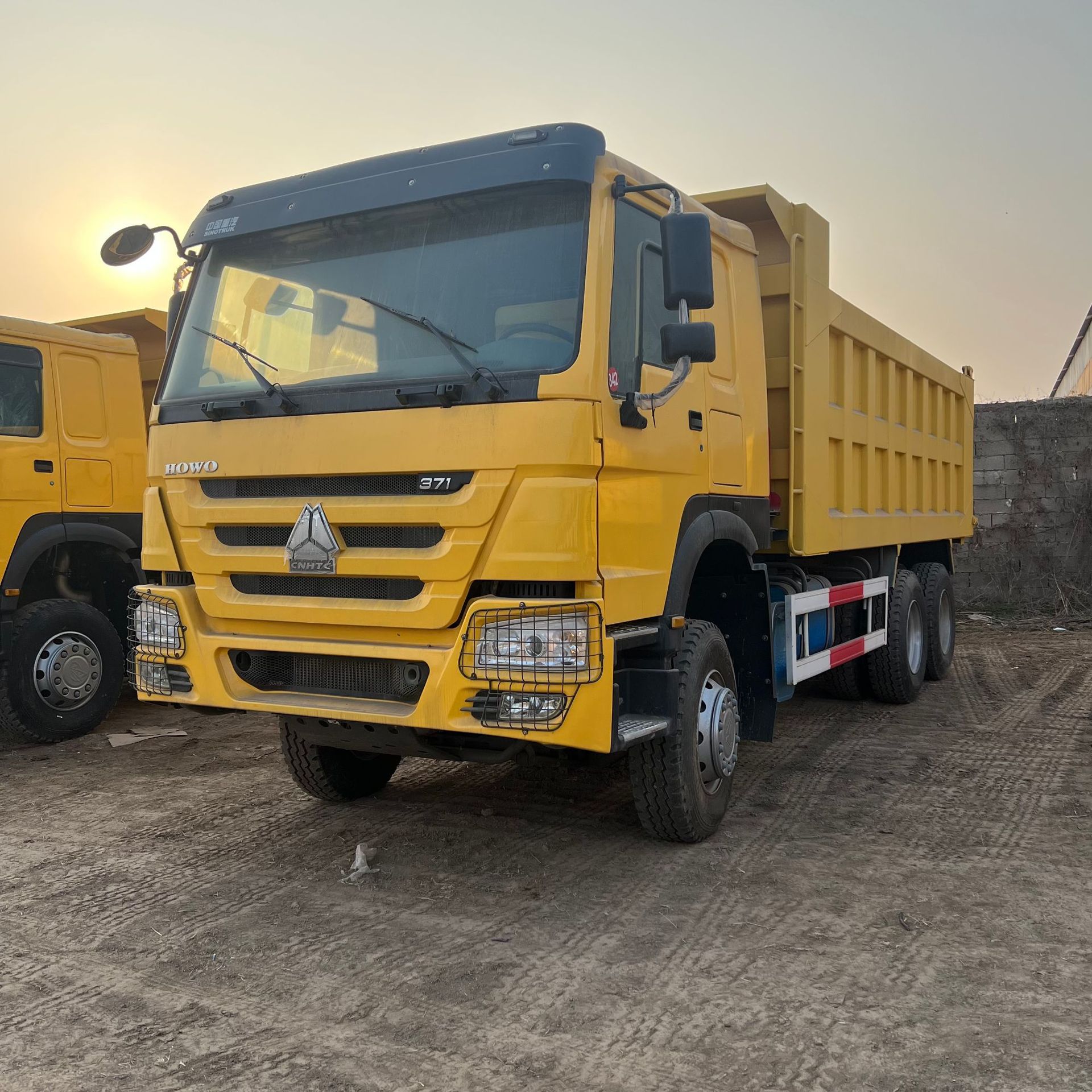 Cross-Border Direct Sales of African Heavy-Duty Howo Engineering Dump Trucks, 371 Horsepower, 10-Wheel Dump Trucks, Ore Transport Trucks