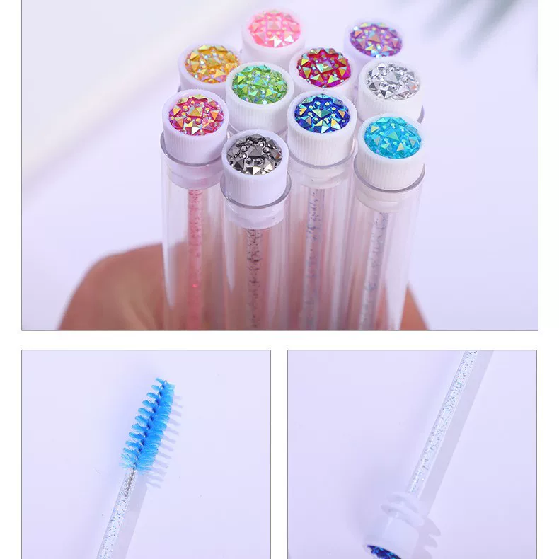 Disposable handheld brush for eyelashes