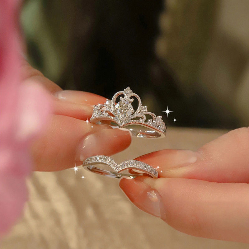 小红书同款皇冠公主钻戒结婚对戒仿莫桑石戒指女小众设计轻奢批发