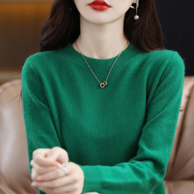 Suéter de cuello redondo para mujer, otoño/invierno 22, tejido de punto, color sólido, manga larga, estilo fino, capa base corta, moderno y versátil. image 5