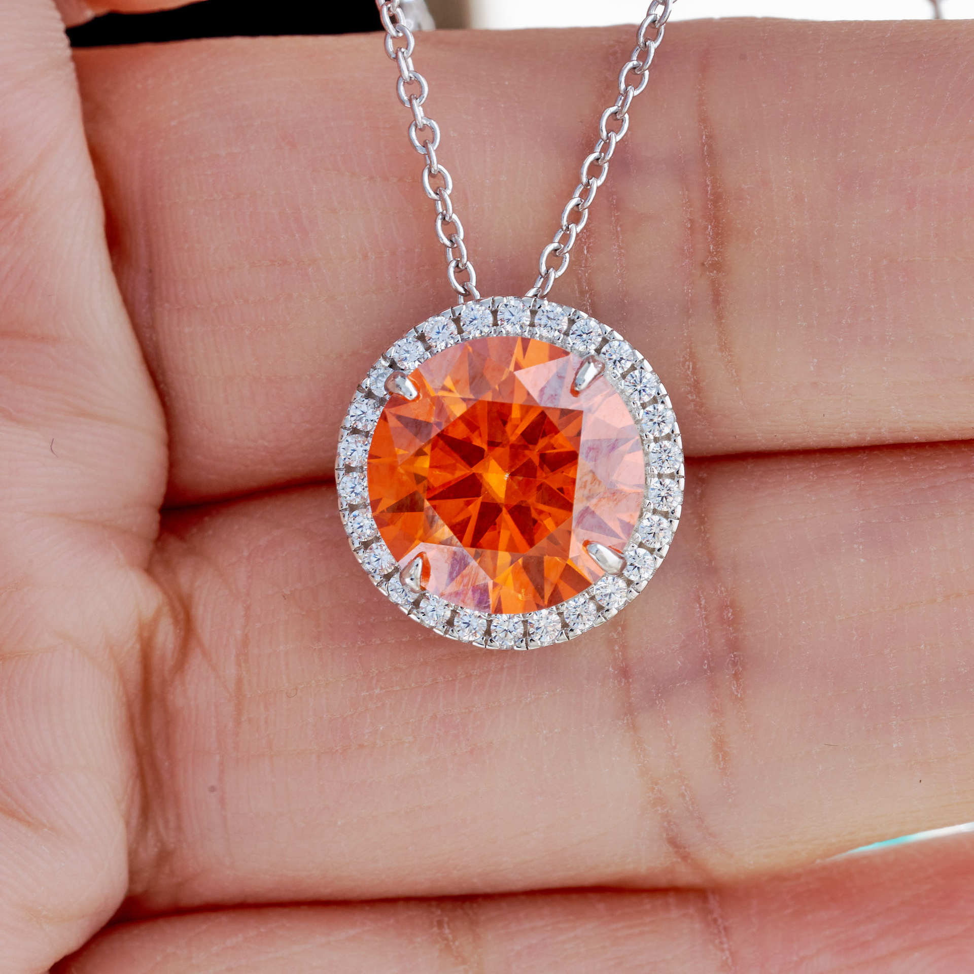 2022 nuevo S925 plata 5 quilates rosa ocho corazones ocho flechas cortar collar de piedra de moissan entrega cadena