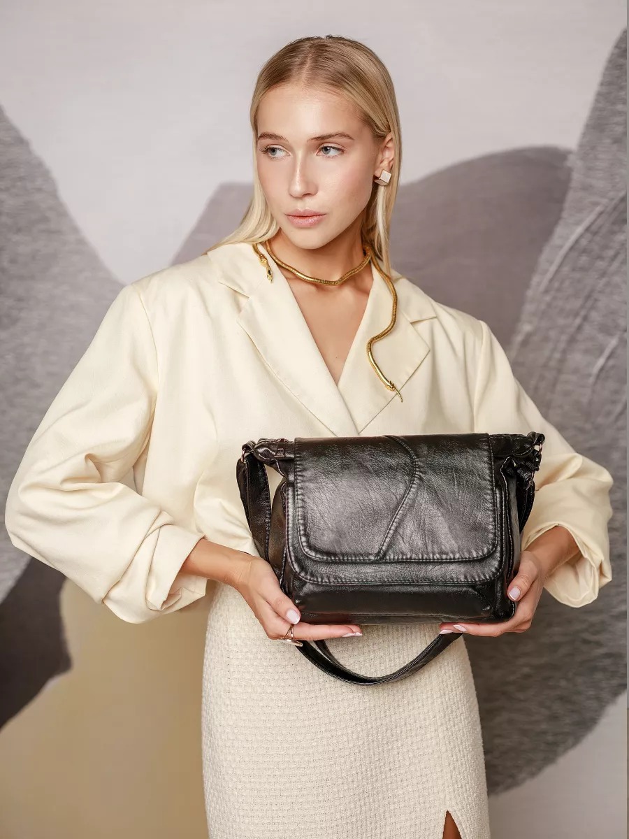 Borsa a tracolla da donna alla moda capiente e spaziosa_voghion.com