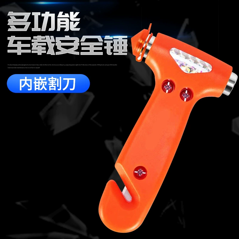 Автомобильный молоток безопасности производителя разбивает окно