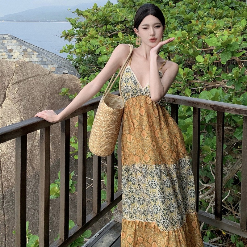 Summer New Holiday Style Loose Thin Sling V-neck Printed Layered Stitching Dress