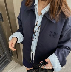Iuミュウ家ネットレッドのレトロな学院風は布刺繍の襟のウールのスーツのコートを貼ります。