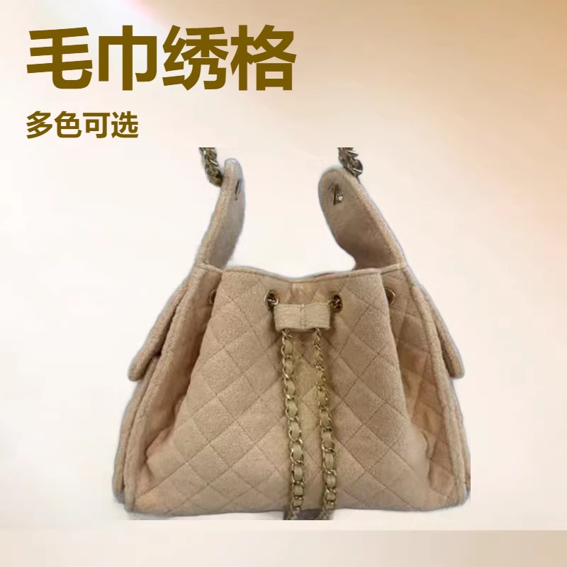工厂批发定制铁链水桶包欧美时尚简约毛巾绣格链条包