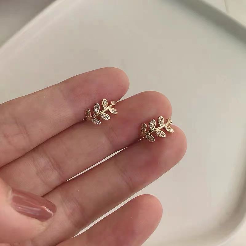 925 clip de oreja de plata esterlina estilo coreano Mori incrustado en diamantes pequeña rama dulce oreja hoja de hueso oreja joyería de oreja pendientes sin oreja