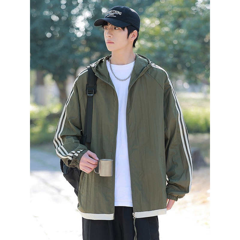 Fuente de fabricantes de seda de hielo chaqueta solar para hombres y mujeres de verano nuevo anti-UV de manga larga chaqueta con capuchón ligera