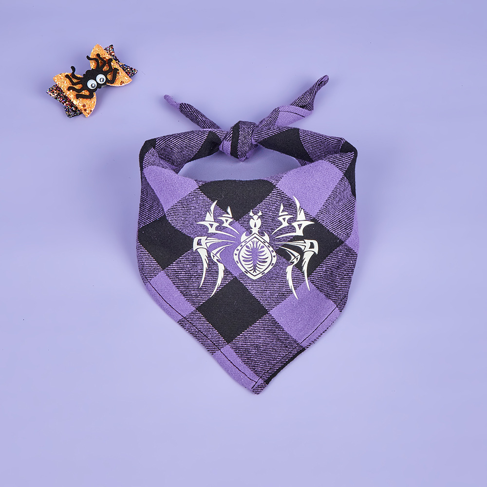 Transfronterizo a rayas de Halloween bufanda luminosa calabaza cráneo impreso triángulo toalla mascota perro saliva toalla al por mayor