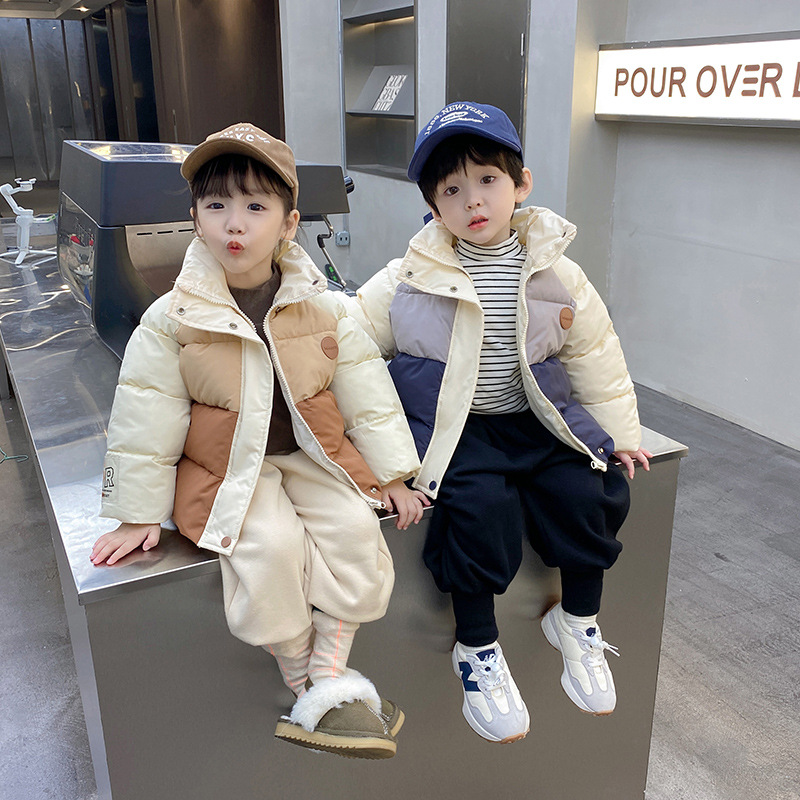 Ropa acolchada de algodón para niños 2022 nueva ropa infantil popular collar de pie ropa de pan ropa de bebé engrosada ropa acolchada de algodón tops para niños medianos y grandes