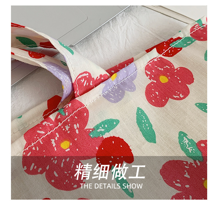The large-capacity single-shoulder bag for student commuting is a bestseller in early spring. The Korean-style fresh and simple floral fabric bag is a versatile tote bag undefined