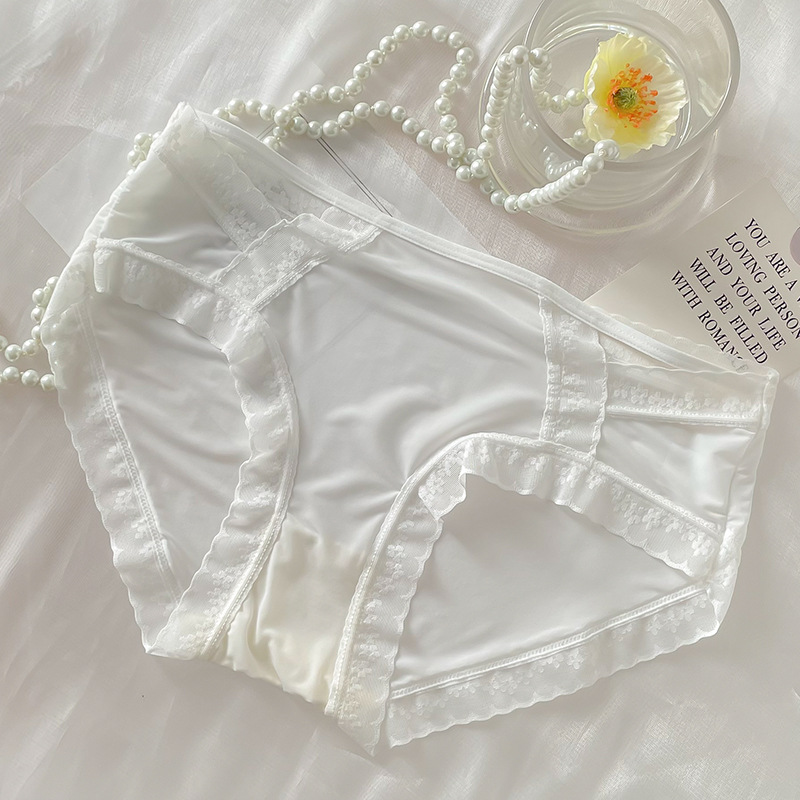 Ropa interior de encaje de las mujeres de verano delgada sin costuras cintura media sexy triángulo de seda de hielo pantalones cortos puro deseo transparente ropa interior de niña