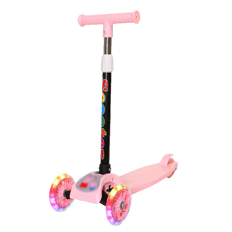 El scooter de tres ruedas para niños se puede montar en la rueda intermitente, el scooter de caramelo, el scooter de bebé plegable, el scooter