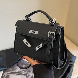 High-end Shoulder Bag Women's Bag 2024 Summer New Fashionable All-match Retro Crossbody Bag Export Portable Kelly Bag