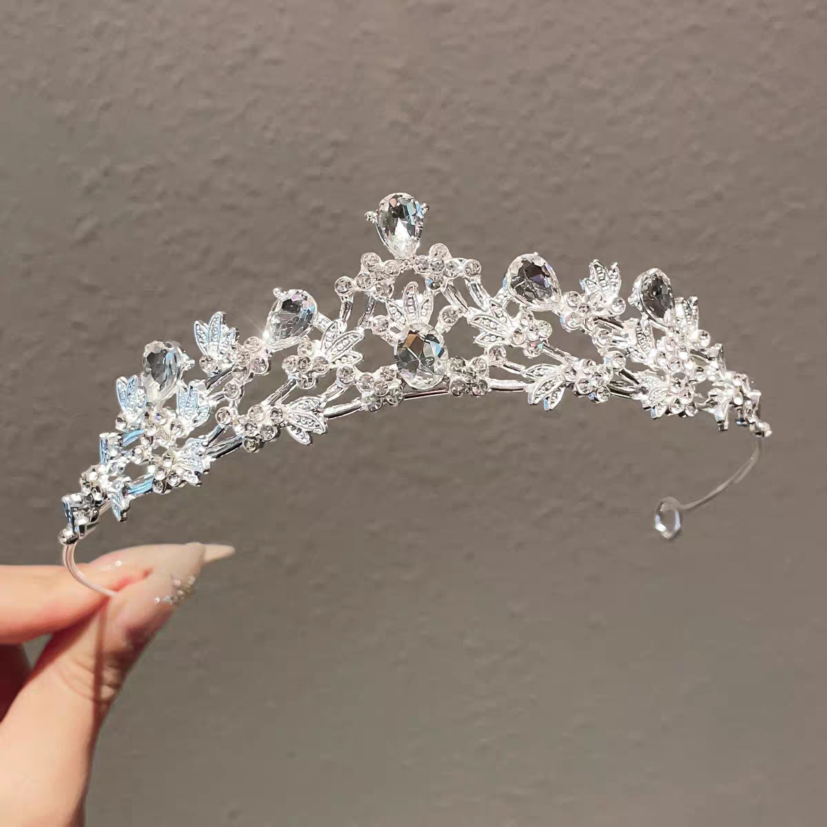 Korean hair accessory for bride