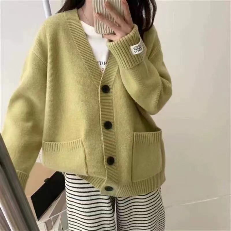 Autumn and Winter New Vintage Knit Cardigan for Women, Korean Style, Loose Fit, Slimming, Rolled Cuffs, Patch Pockets, Soft Sweater Coat