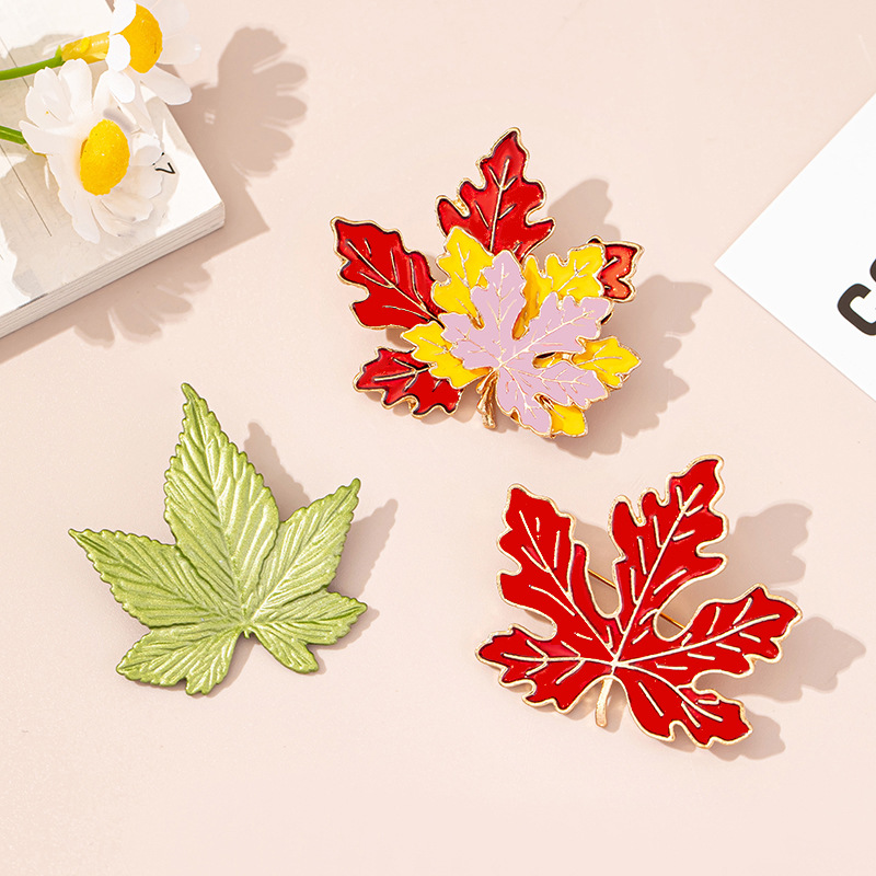 Fashionable multicoloured high-end maple leaf