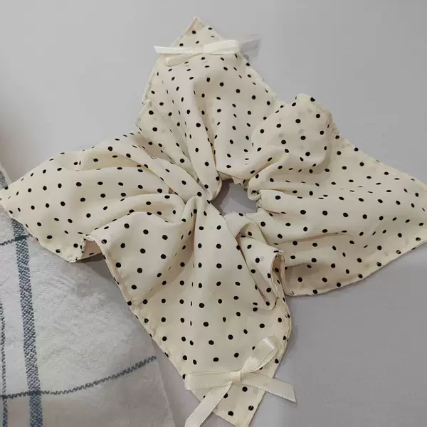 Beige scarf