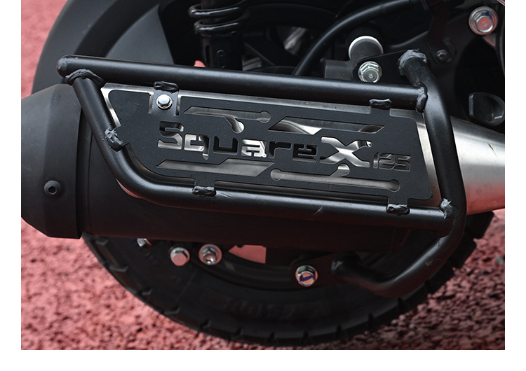 Suitable for Honda Squarex125 Front Rack Exhaust Guard Bar, Zuma 125 Windshield, Central Storage Rack, Lampshade Modification