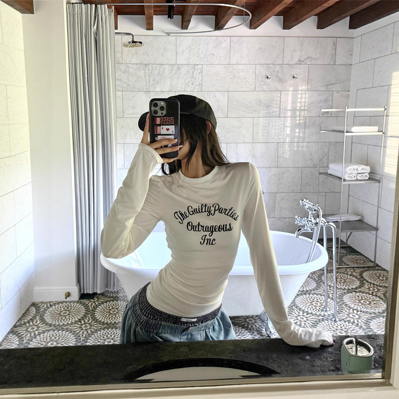 American-Style White Long-Sleeved T-Shirt for Women, Spring and Autumn Design, Slim Fit, Inner Layer, Base Shirt, Trendy Top for Early Autumn American-Style White Long-Sleeved T-Shirt for Women, Spring and Autumn Design, Slim Fit, Inner Layer, Base Shirt, Trendy Top for Early Autumn