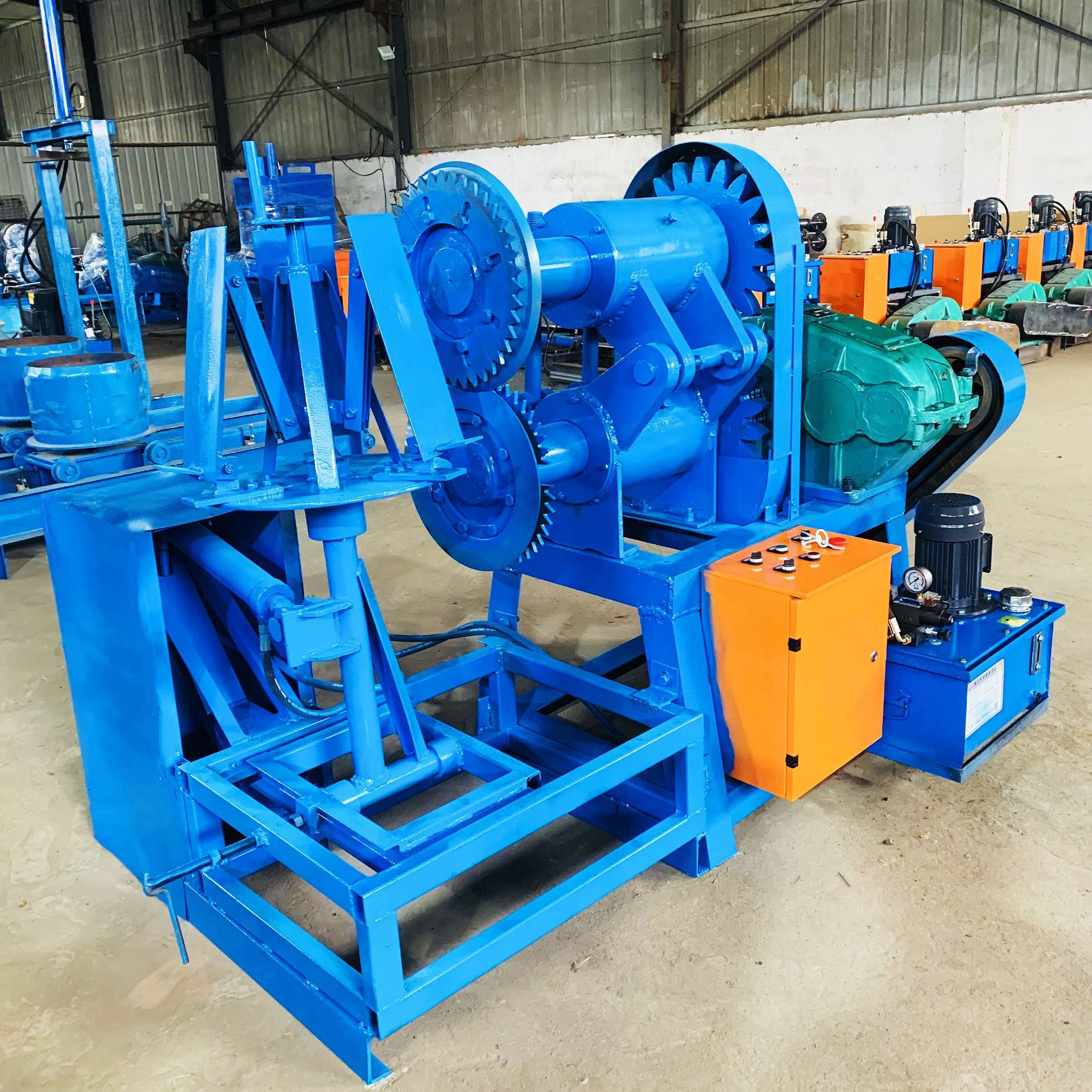 废旧轮胎处理切割一分三大钢丝胎货车轮胎切割破碎全自动切割炼油