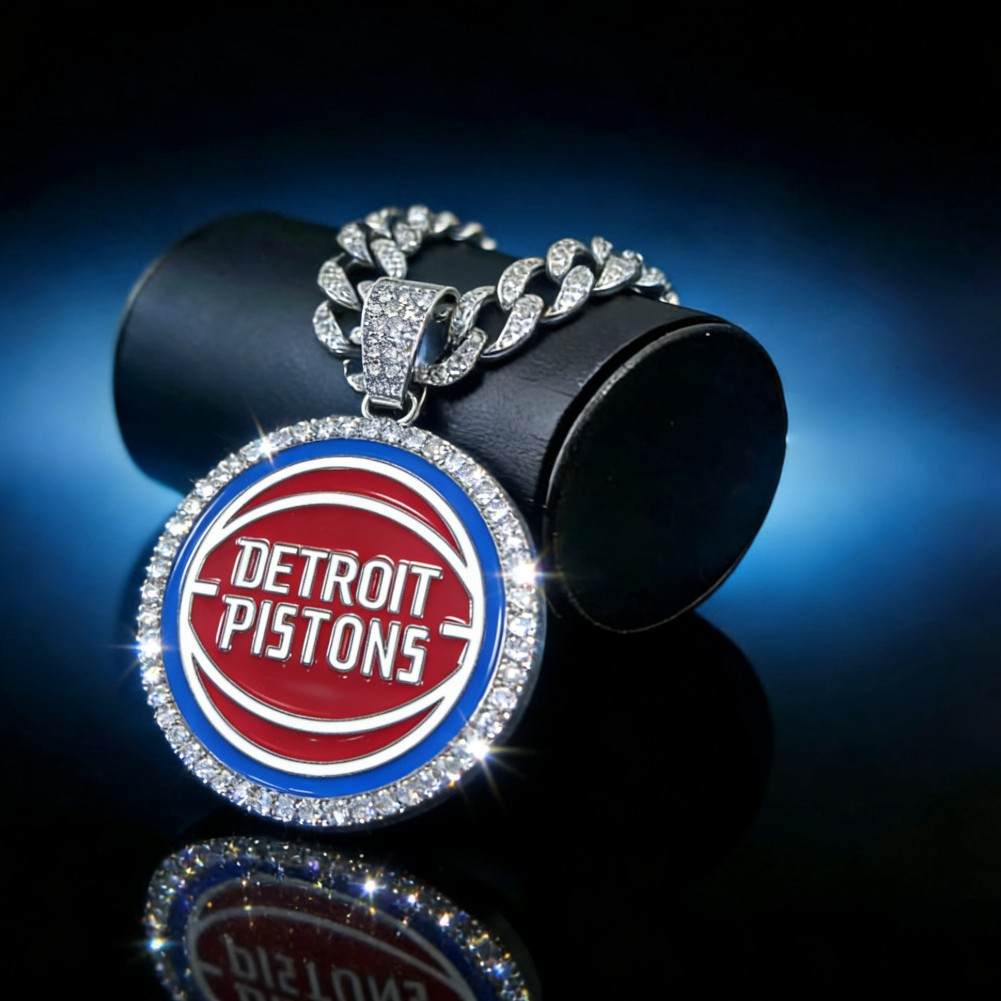Europa y los Estados Unidos transfronterizos nuevos hombres Hip Hop personalidad goteo de baloncesto Detroit Pistons logotipo colgante cadena