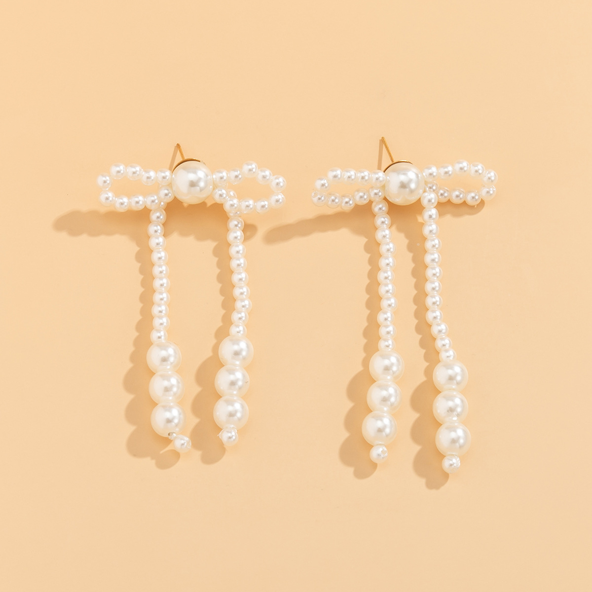 Boucles D&#39;oreilles Rétro Avec Nœud De Perles D&#39;imitation De Bijoux Européens Et Américains display picture 5