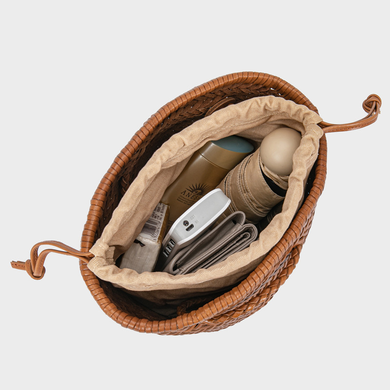 La misma bolsa de cuero de vaca tejida con capa de cabeza de la familia z, bolsos de hombro de cuero retro, bolsos de canasta de verduras hechas a mano de cuero, bolsos de playa de viaje, bolsos especiales