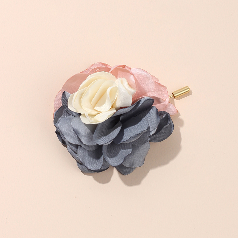 Fashion Contrast Color Flower Brooch display picture 2