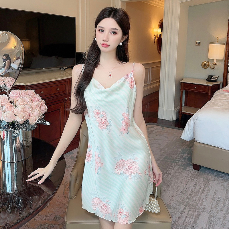 Verano 2024 pijamas camisón de tirantes de las mujeres puro deseo estilo de alto grado sentido swing collar satén camisón Delgado desgaste del hogar Comercio exterior