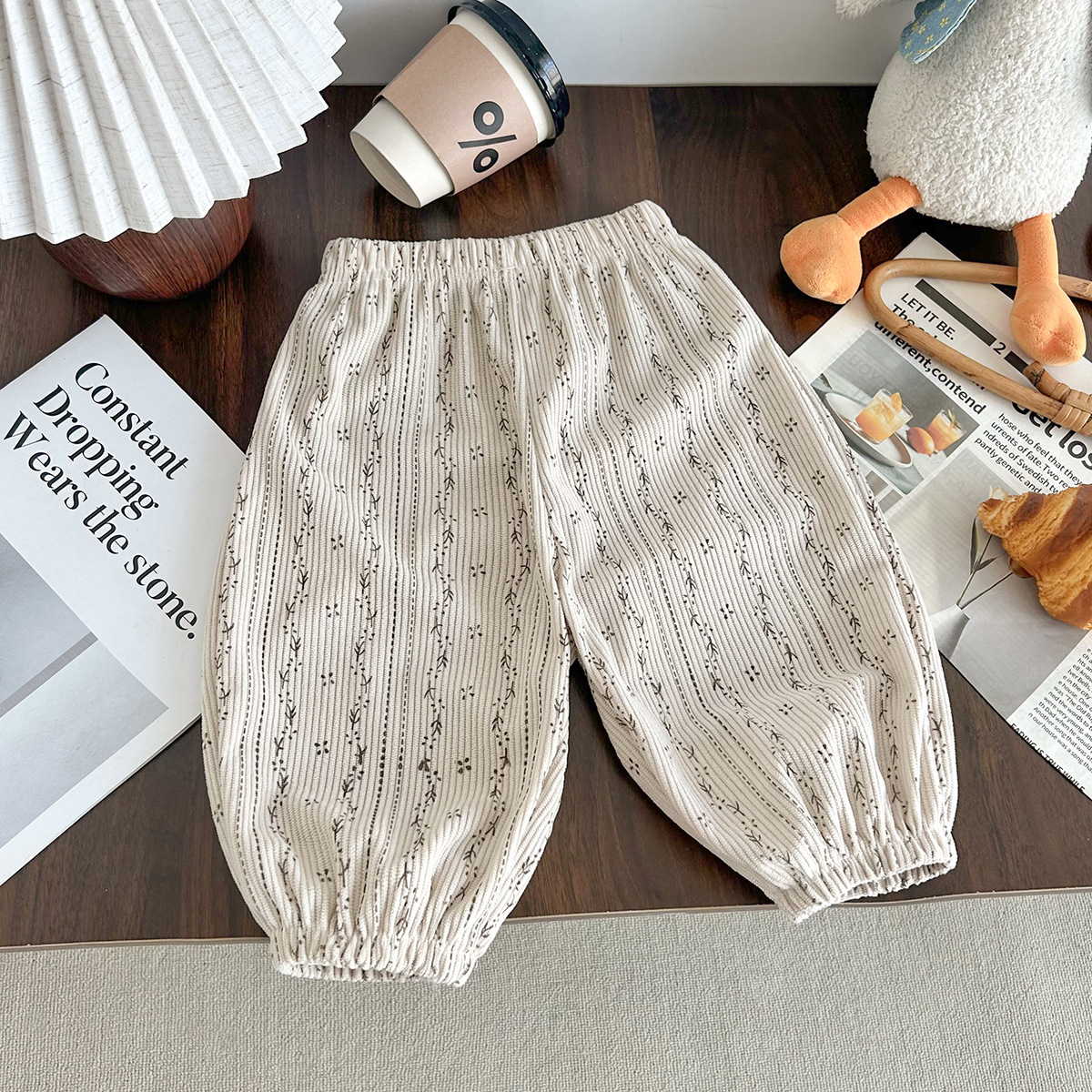 Nuevos pantalones deportivos para niños, pantalones casuales de terciopelo, pantalones de caño, pantalones sueltos para niños y niñas, pantalones de estilo coreano, pantalones de estilo harun