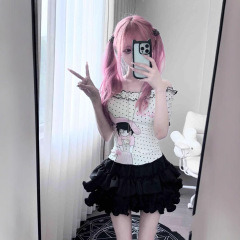 日本の水玉漫画プリントワンラインカラー半袖ベスト女性のための 2025 夏のユニークなデザインの美しいトップ