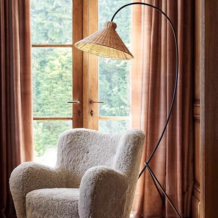 New Style Rattan Floor Lamp for Living Room Next to the Sofa, French Retro Wabi-Sabi Style Ambient Light, Design-Inspired Standing Lamp for Study Room