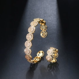 耳钉;戒指;项链