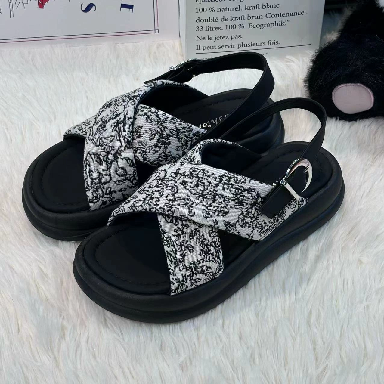 Женские сандалии на толстой подошве, новинка лета 2025 года, популярная летняя женская универсальная повседневная спортивная пляжная обувь в римском стиле