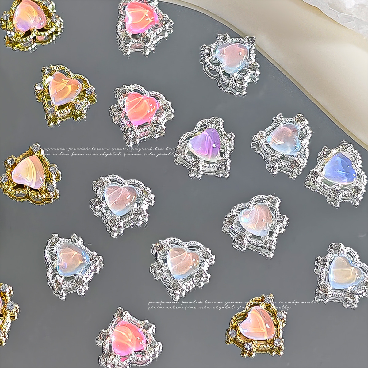 Nueva joyería de uñas Rojas netas Nueva Aurora en forma de corazón de diamantes de oro y plata Corazón de melocotón Diamante grande linda chica bonita yema de los dedos decoraciones