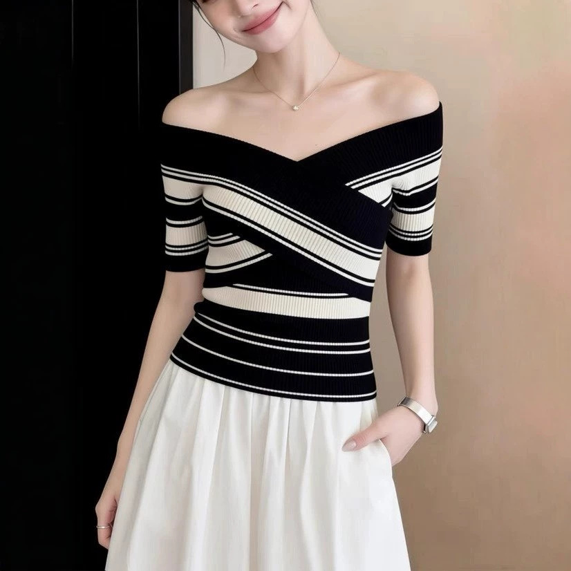 Áo thun nữ tay ngắn sọc chéo cổ yếm thắt eo — sọc chi tiết 2