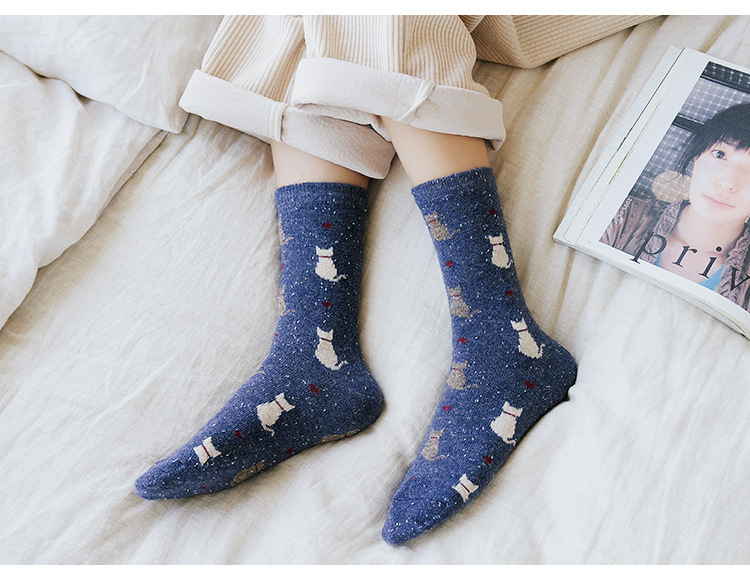 Kitten Wool Socks Female Thickened Winter Retro Pile Socks display picture 4