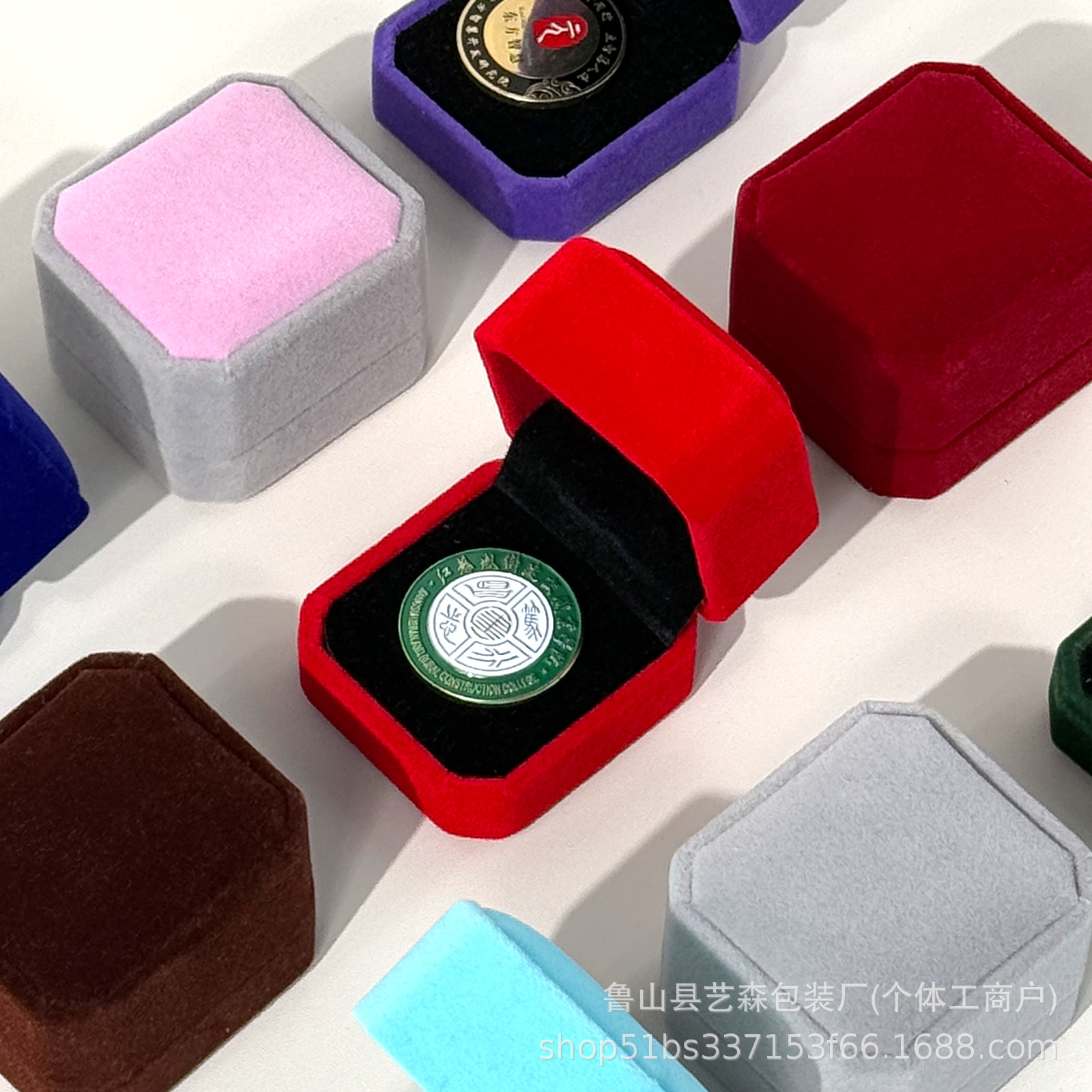 Caja de insignia de seda pequeña insignia caja de coleccion de monedas recuerdos caja de coleccion de broche de mostrador caja de exhibición se puede colocar