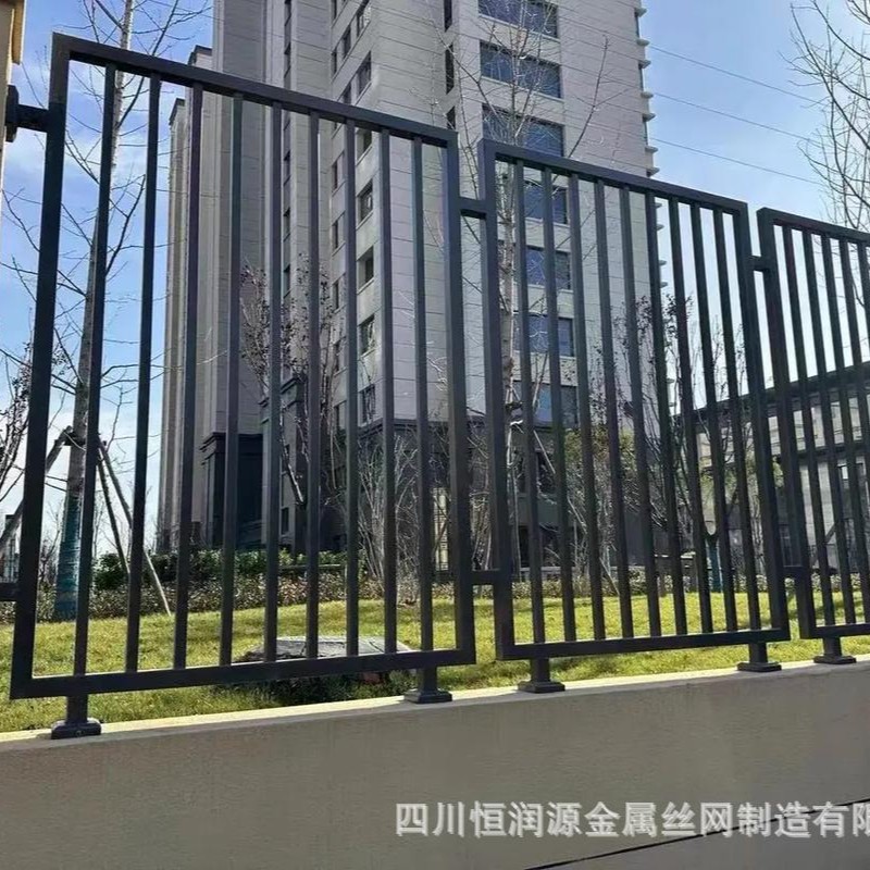 镀锌钢管焊接护栏 烤漆铁栏杆  镀锌组合围栏 型钢栅栏围栏