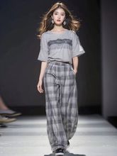 灰色短袖t恤女夏季2024新款宽松夏装设计感时尚小众显瘦上衣
