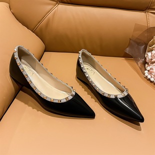2025 New Style Thick Heel Rivet Nude High Heels Women's Pointed Toe Shallow Mouth Patent Leather Soft Sole Willow Net Red Thick Heel Shoes