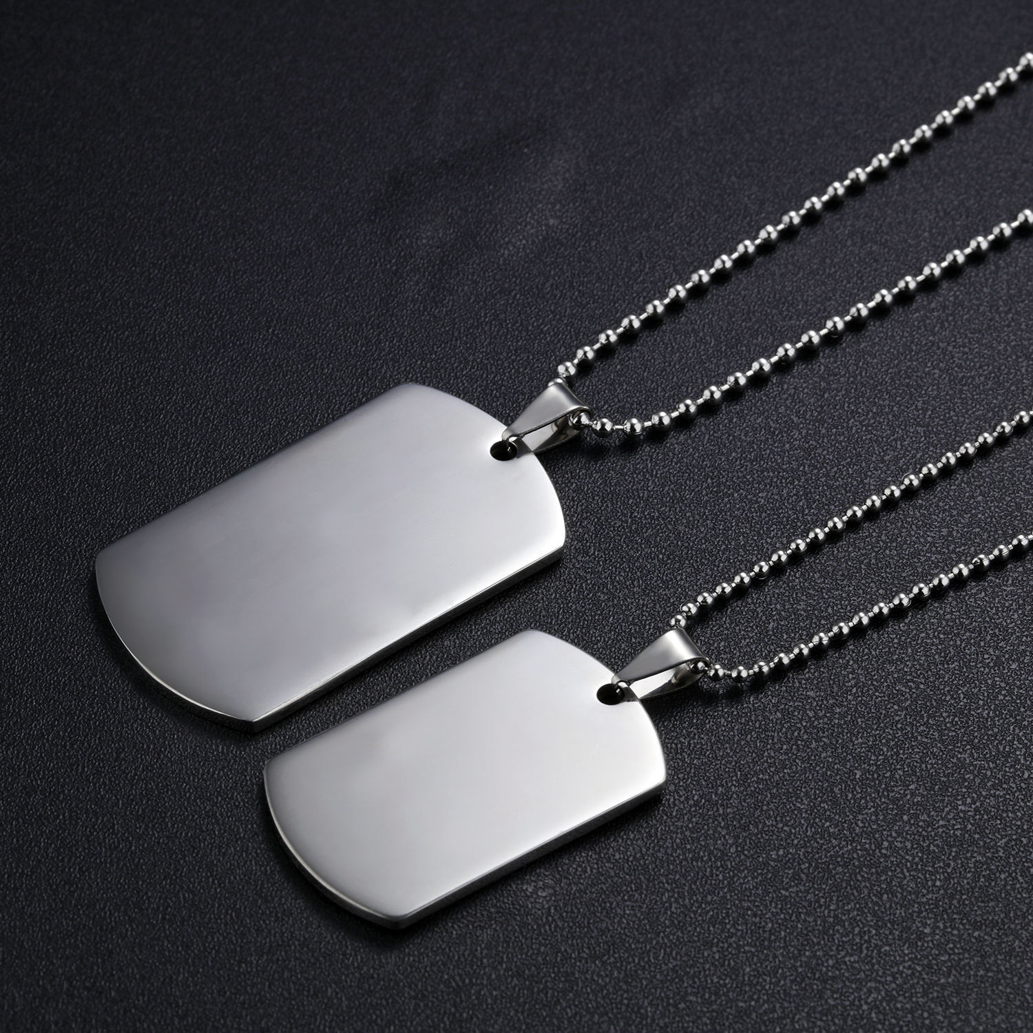 Simple Style Dog Tags Titanium Steel Men's Pendant Necklace Men Pendant Necklaces display picture 1