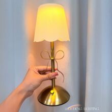 亚马逊美式布艺灯罩少女心蝴蝶结装饰台灯卧室餐厅金属充电氛围灯