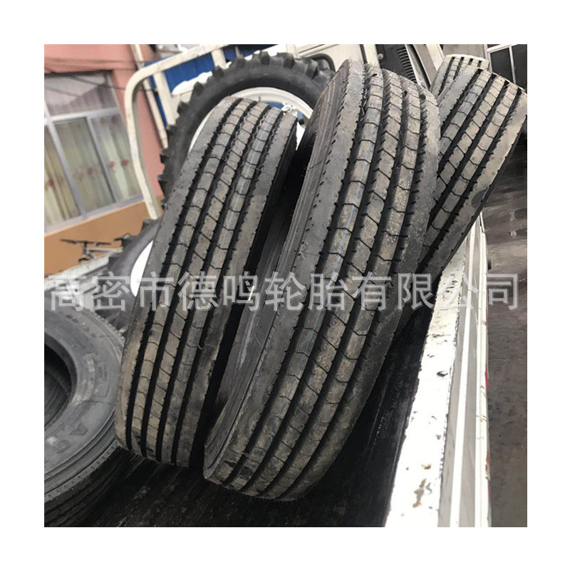 Suministro de neumáticos de vacío camión 8/9/10/11/12/13/r22.5 315/80 r22.5 engrosada