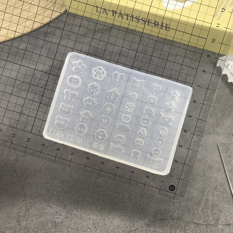 跨境批发蝴蝶结硅胶美甲模具立体链条串珠浮雕花纹穿戴甲装饰工具|undefined