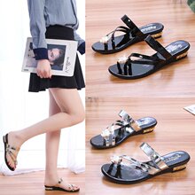 ��ˮ荛���ЬŮ���n��W�������ϕr���⴩�A�_��ЬŮ�ٴ��_�RŮЬ