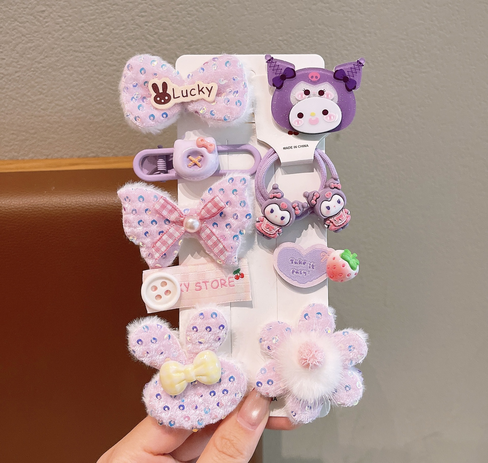 Otoño y invierno peludo clip para el cabello niñas adorables accesorios para el cabello niñas tarjetas de cabello tiernas clip para el cabello de niños
