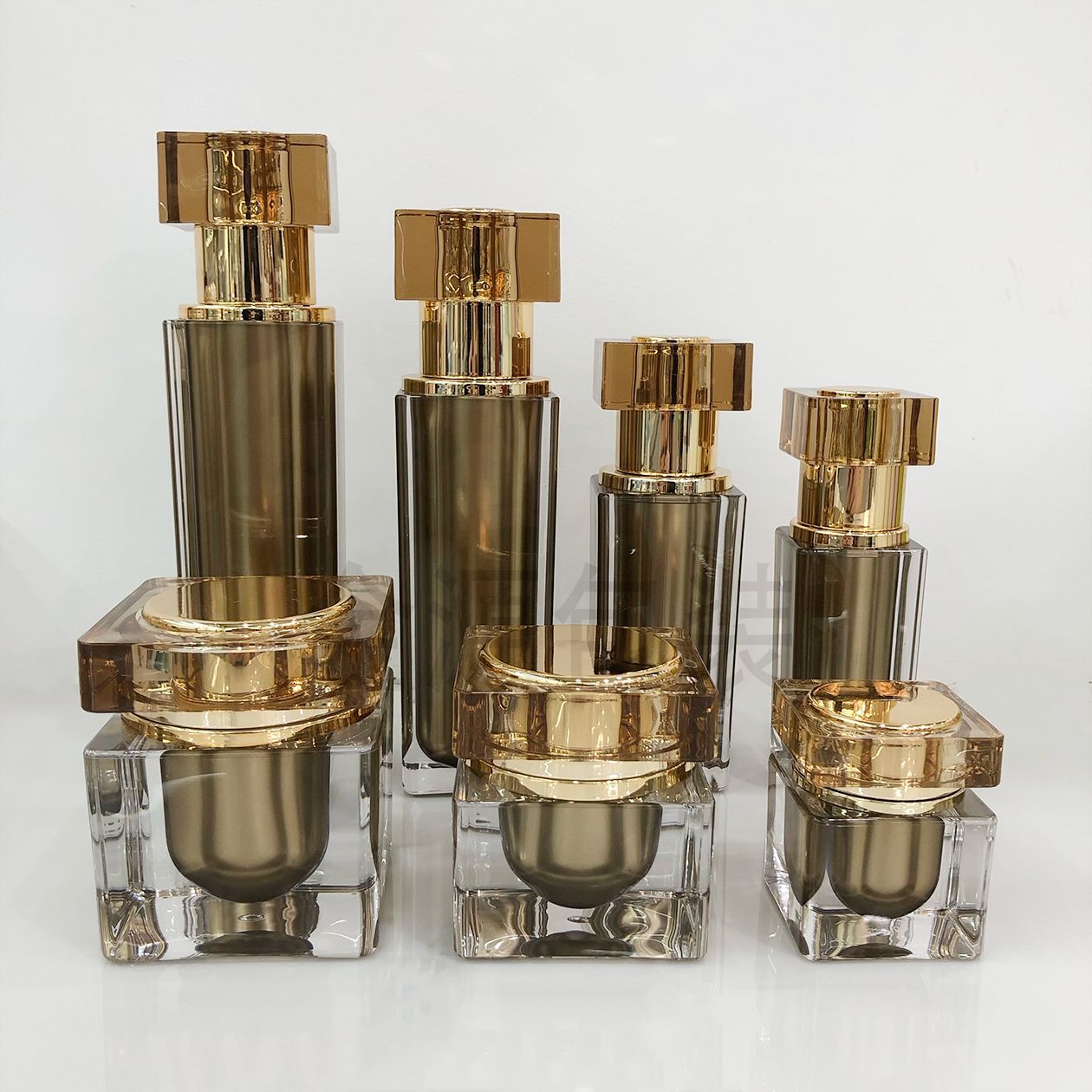 现货化妆品亚克力化妆品方瓶棕色分装瓶厂家批发套装水乳面霜瓶
