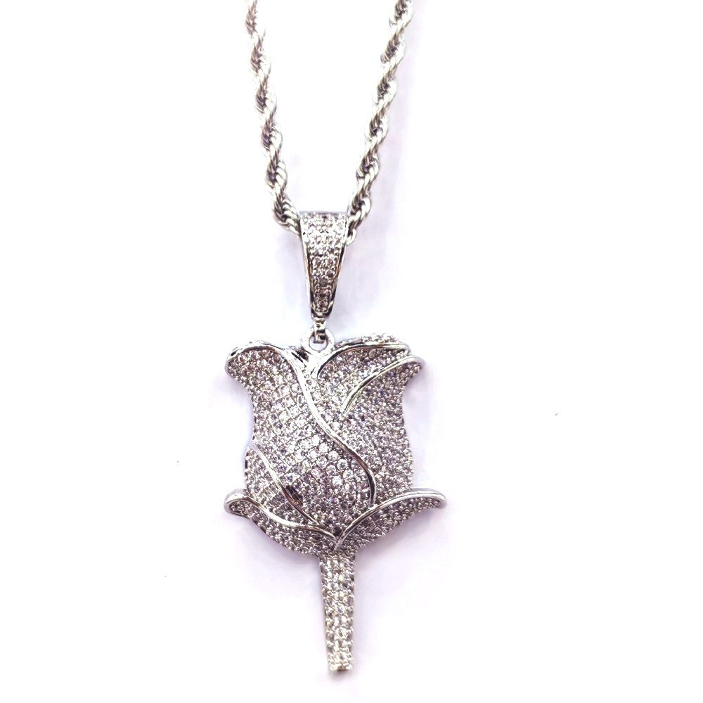 Elegante collana con ciondolo a rosa e zirconi da donna_voghion.com
